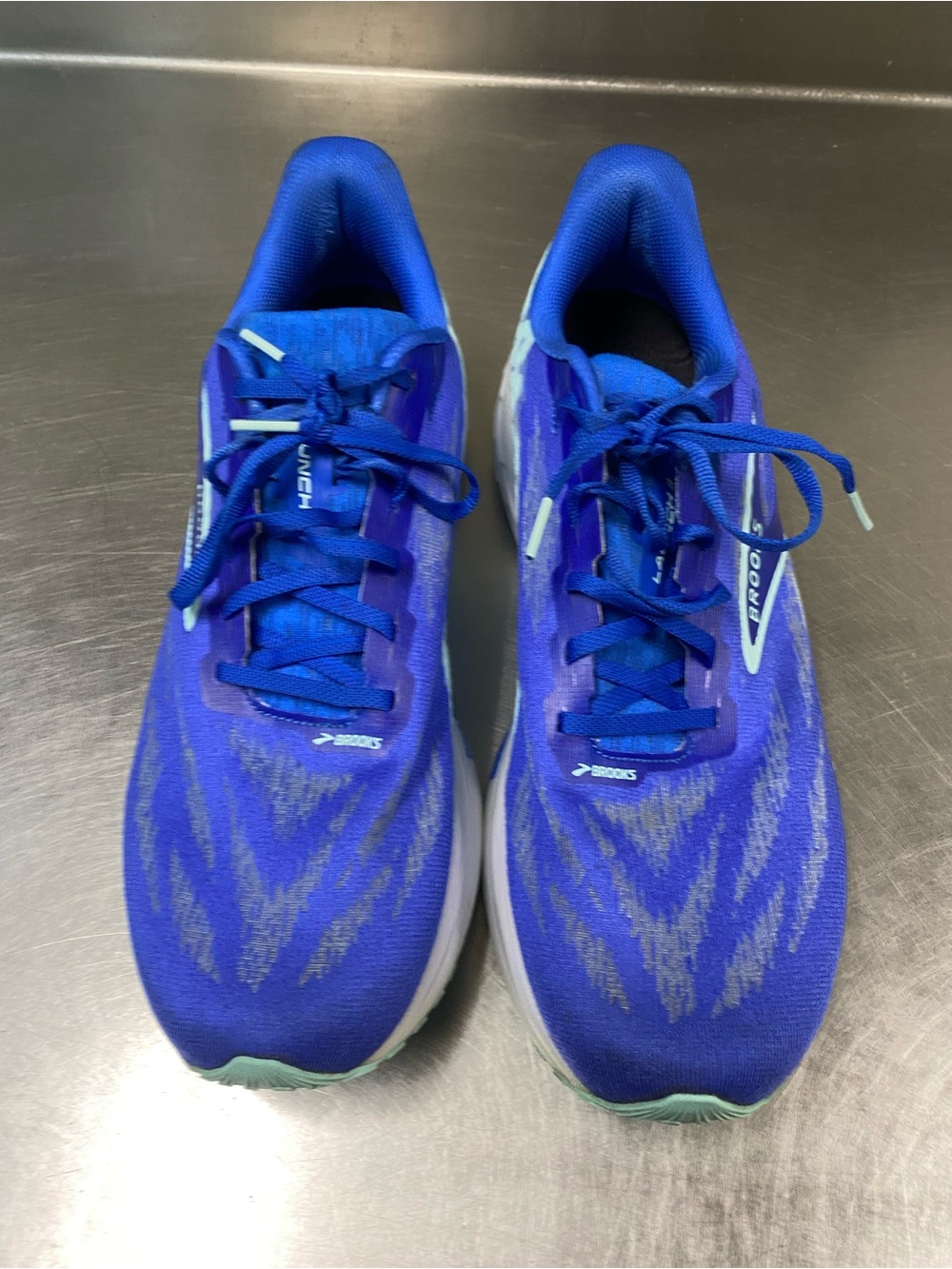 Brooks Men's Vibrant Blue Athletic Running Shoes